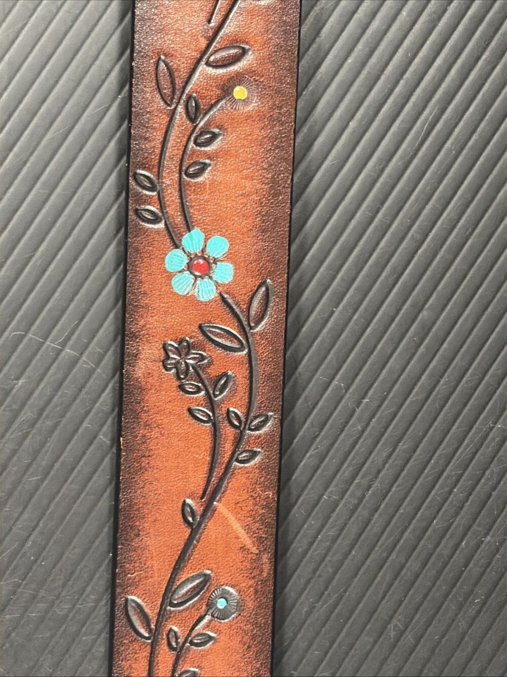 Brighton Leather Belt Womens Small 28 Brown Embossed Flower Heart Buckle Western - Picture 3 of 16